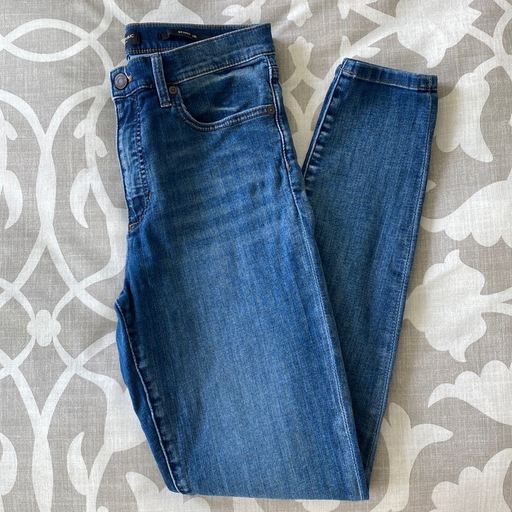 Banana Republic medium blue wash skinny jeans